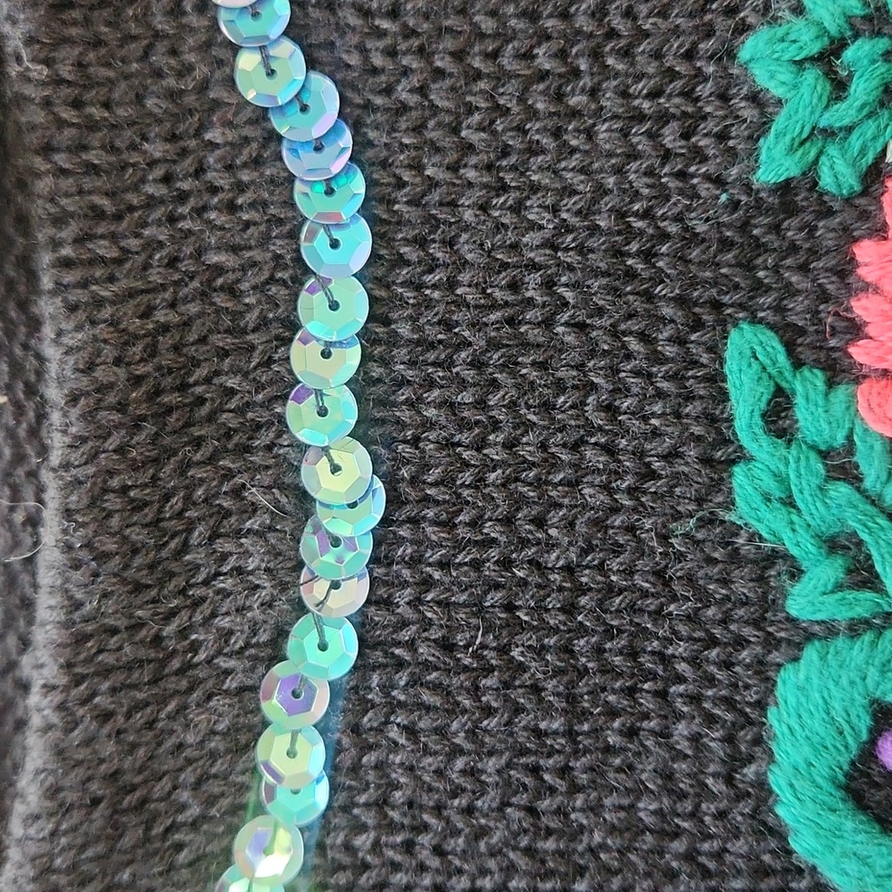 Vintage 90s Embroidered Floral Sweater Retro Black Knit Pullover M - Picture 7 of 14